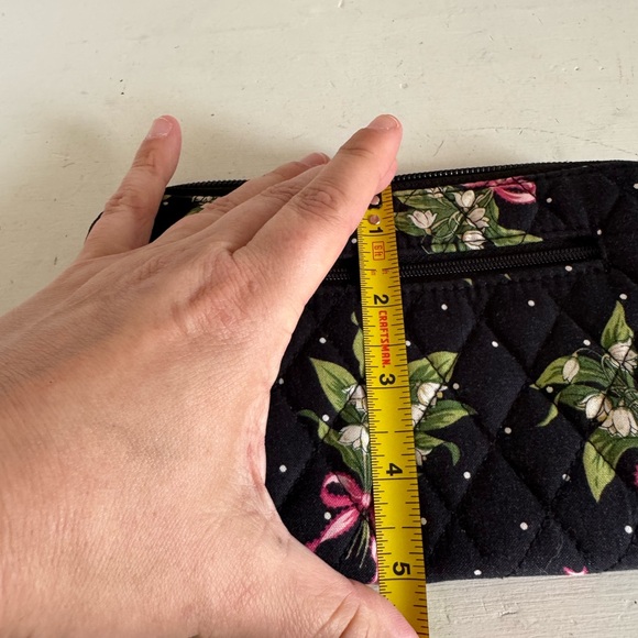 Vera Bradley New Hope floral bouquet wallet wristlet - Picture 7 of 8